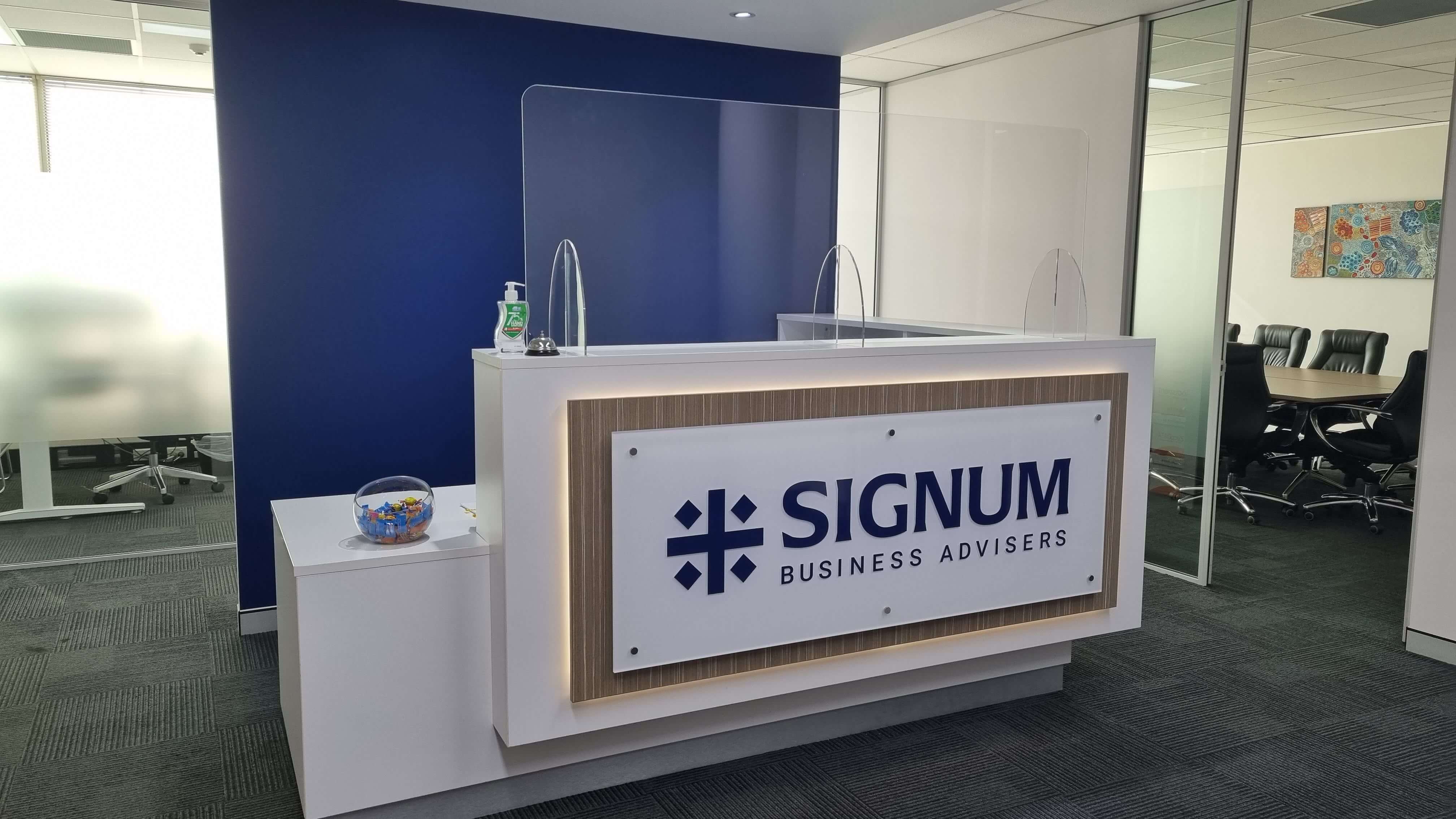 Signum business reception sign