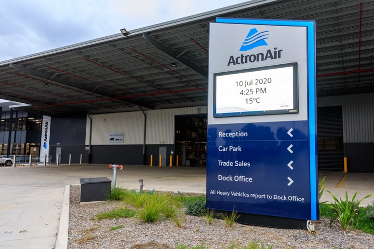 LED digital pylon sign