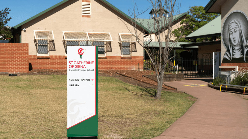 How can I stop visitors from getting lost at my school?